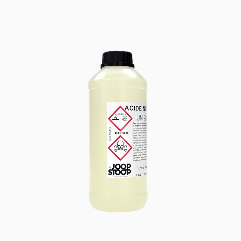Nitric acid in 1l bottle. For etching and lithography
