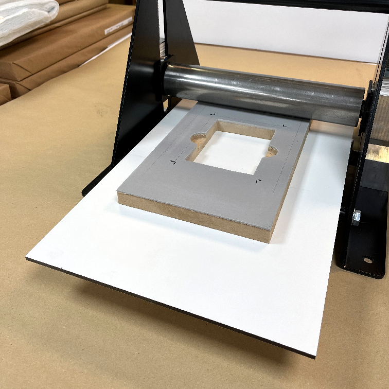 Plaque a fenetre pour l'impression de linogravure sur presse gravure taille-douce