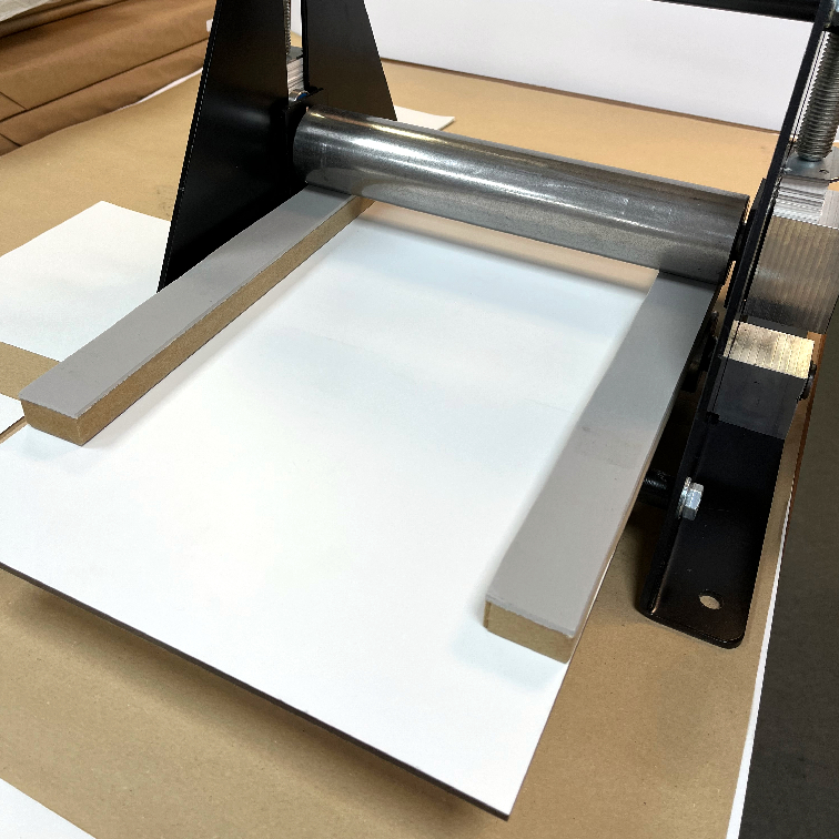 Rails pour l'impression de linogravure sur presse gravure taille-douce